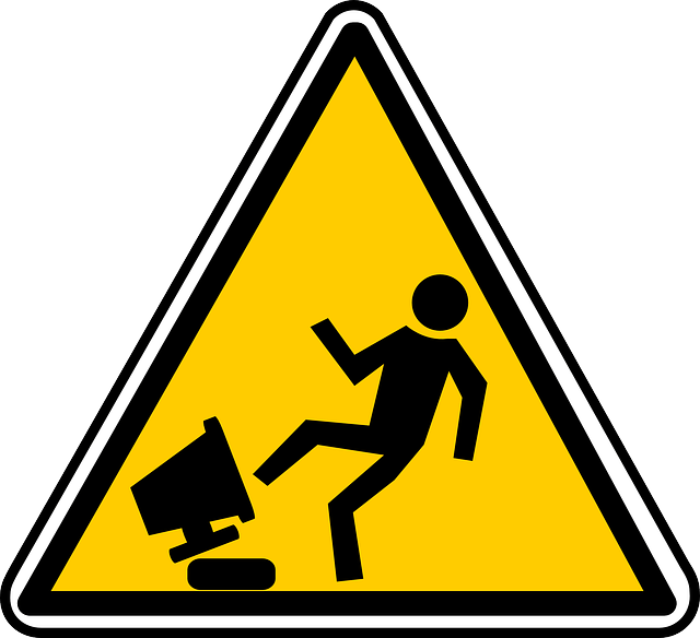 computer-user-angry-danger-triangle-desktop